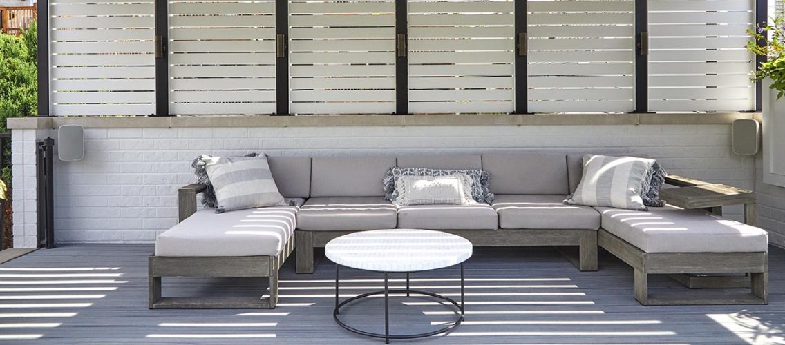 White Brick Garage Deck - Chicago Roof Deck + Garden