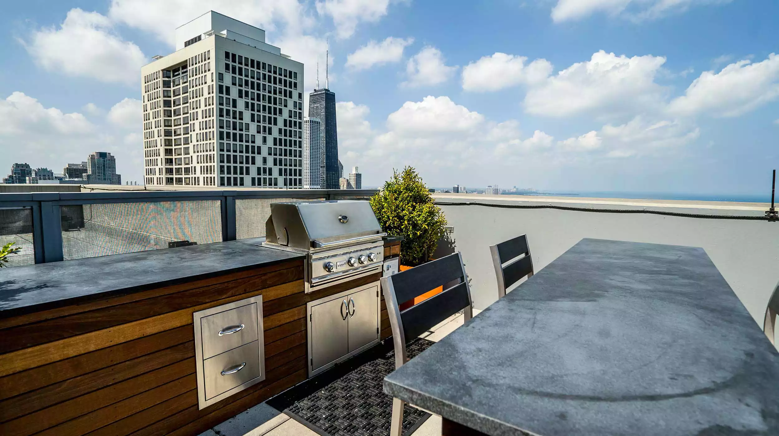 Chicago Roof Deck Projects Lake Shore Drive – North Tower at 600 N. Photo 8