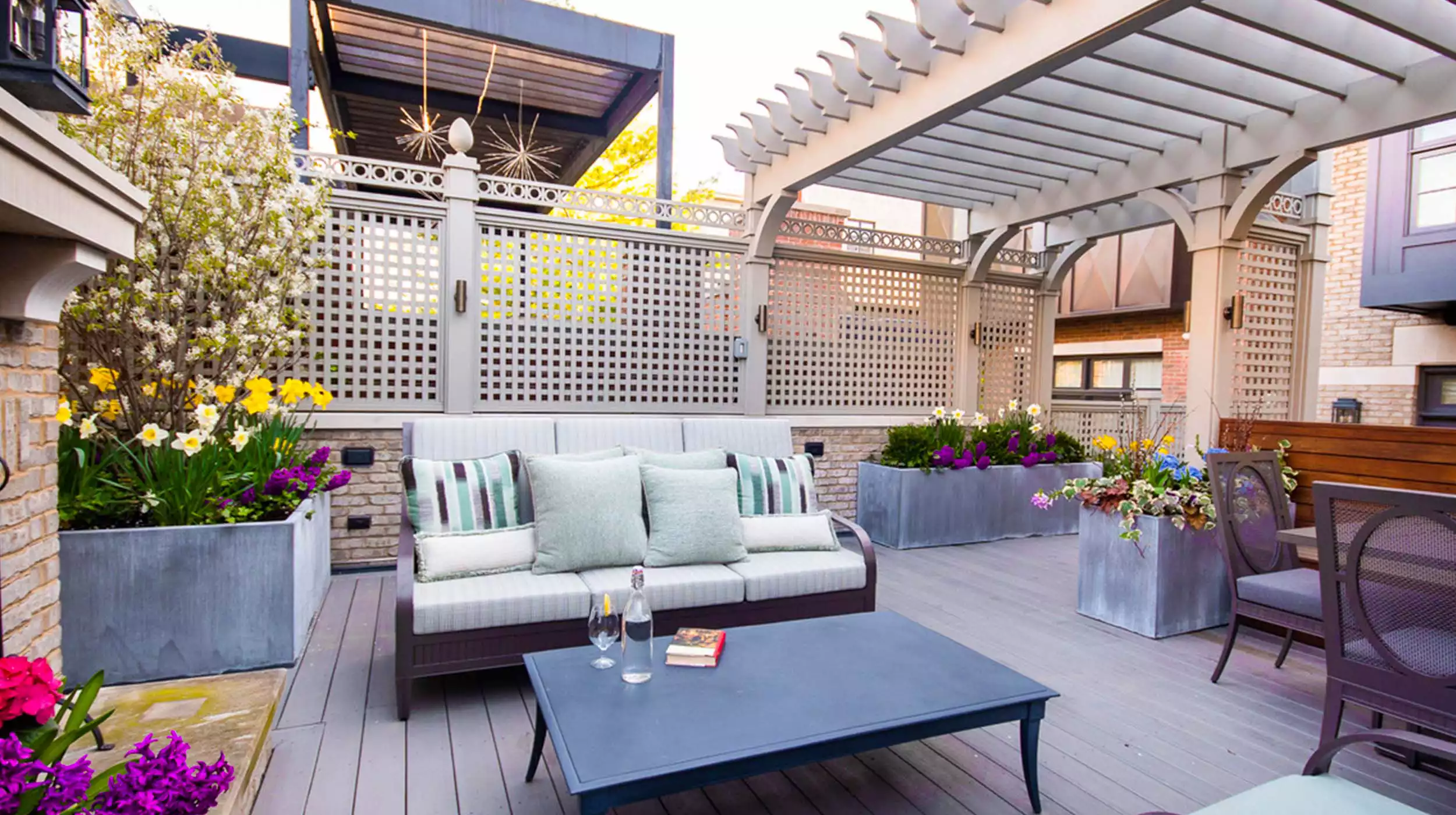 Chicago Roof Deck Projects Parisian Paradise in The City Photo 6