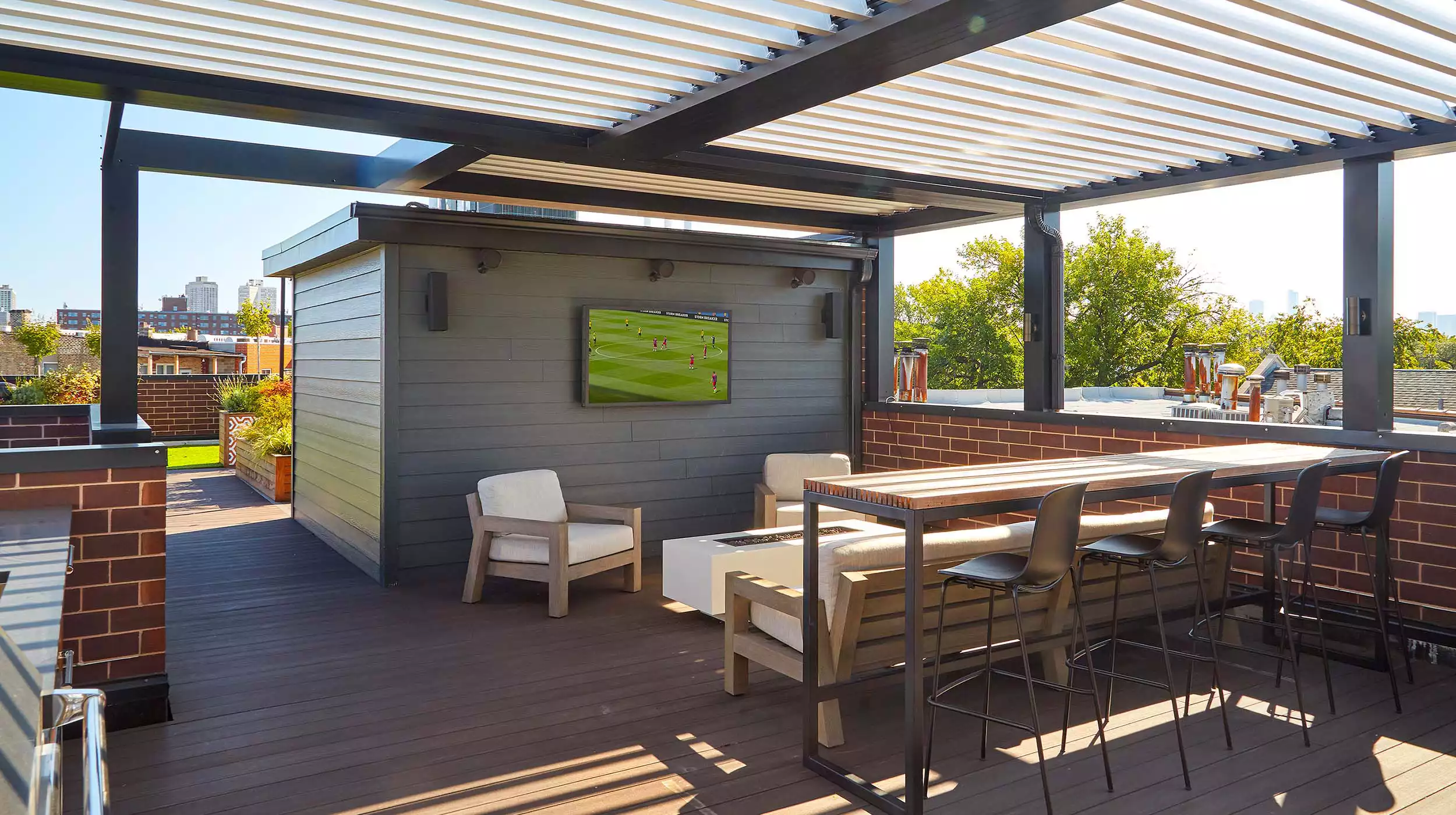 Chicago Roof Deck Projects Operable Alu Shade & Funky Finishes Photo 2