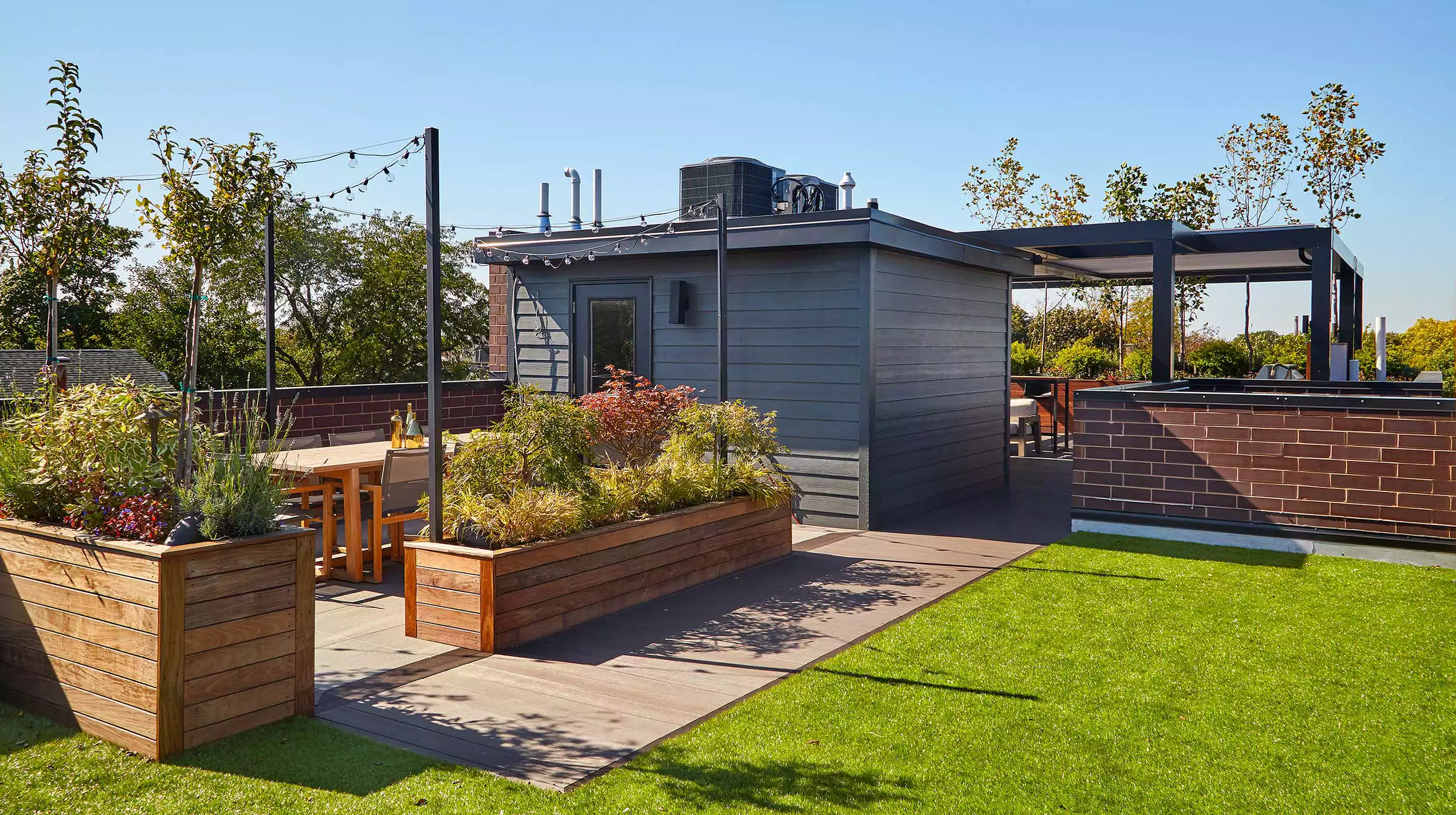 Chicago Roof Deck Projects Operable Alu Shade & Funky Finishes Photo 3