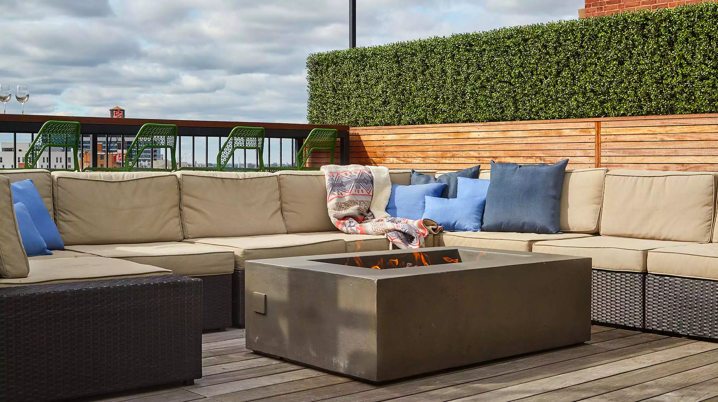 Chicago Roof Deck Projects Concrete Countertops & Shrubs Photo 4