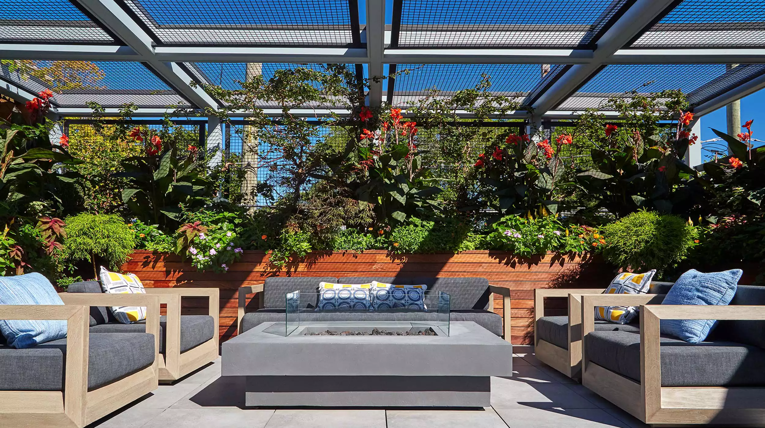 Chicago Roof Deck Projects Lush & Leafy Lincoln Park Retreat Photo 6