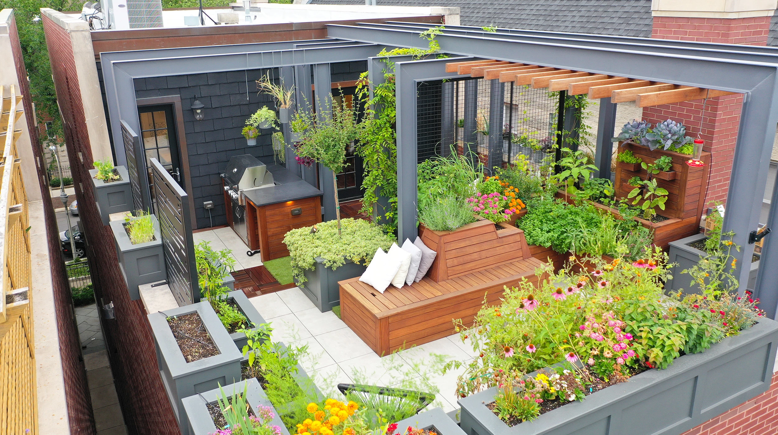 Chicago Roof Deck Urban Green Sanctuary ▹ 