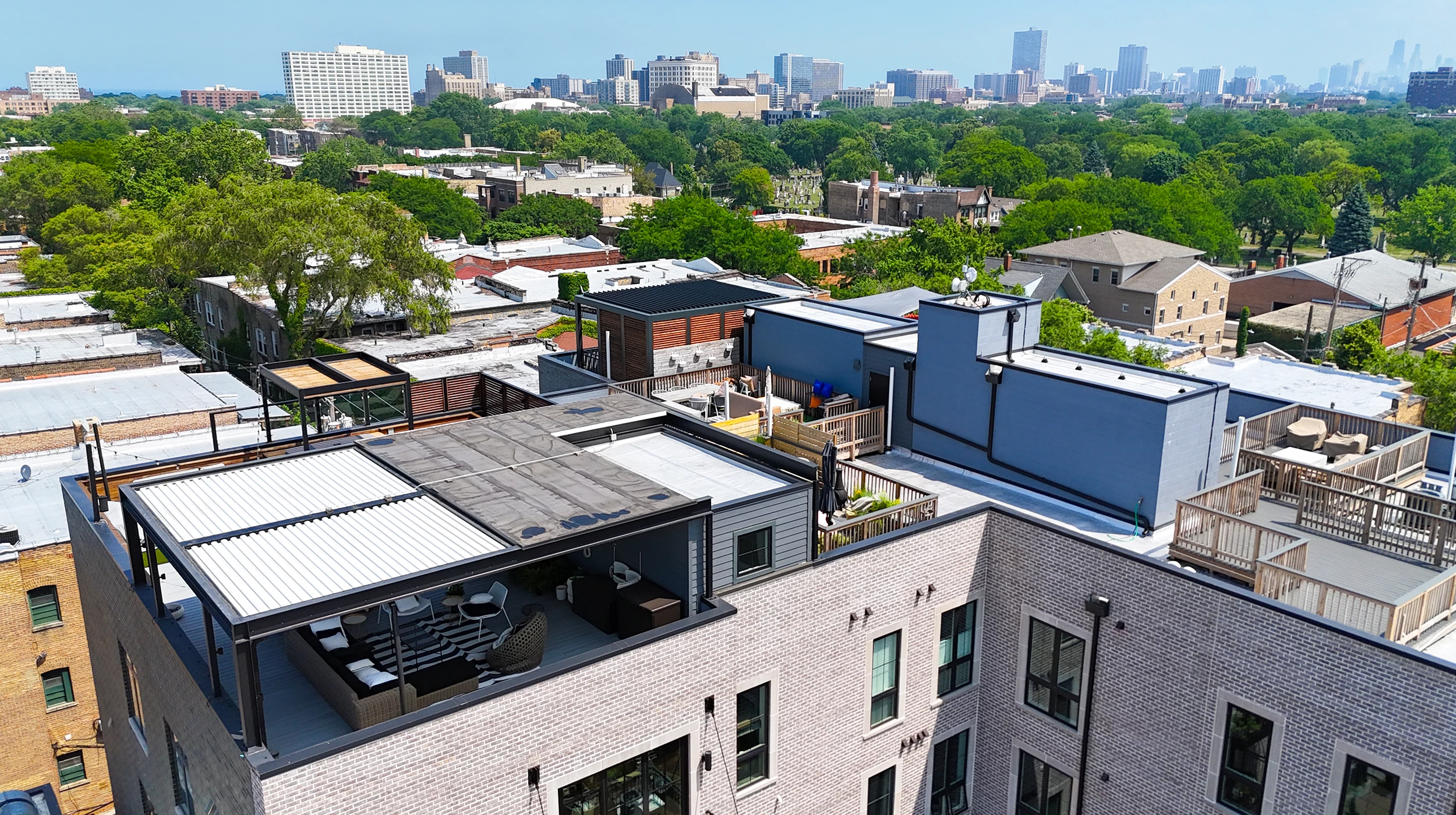 Chicago Roof Deck Projects The Rooftop Collective ▹ Photo 1