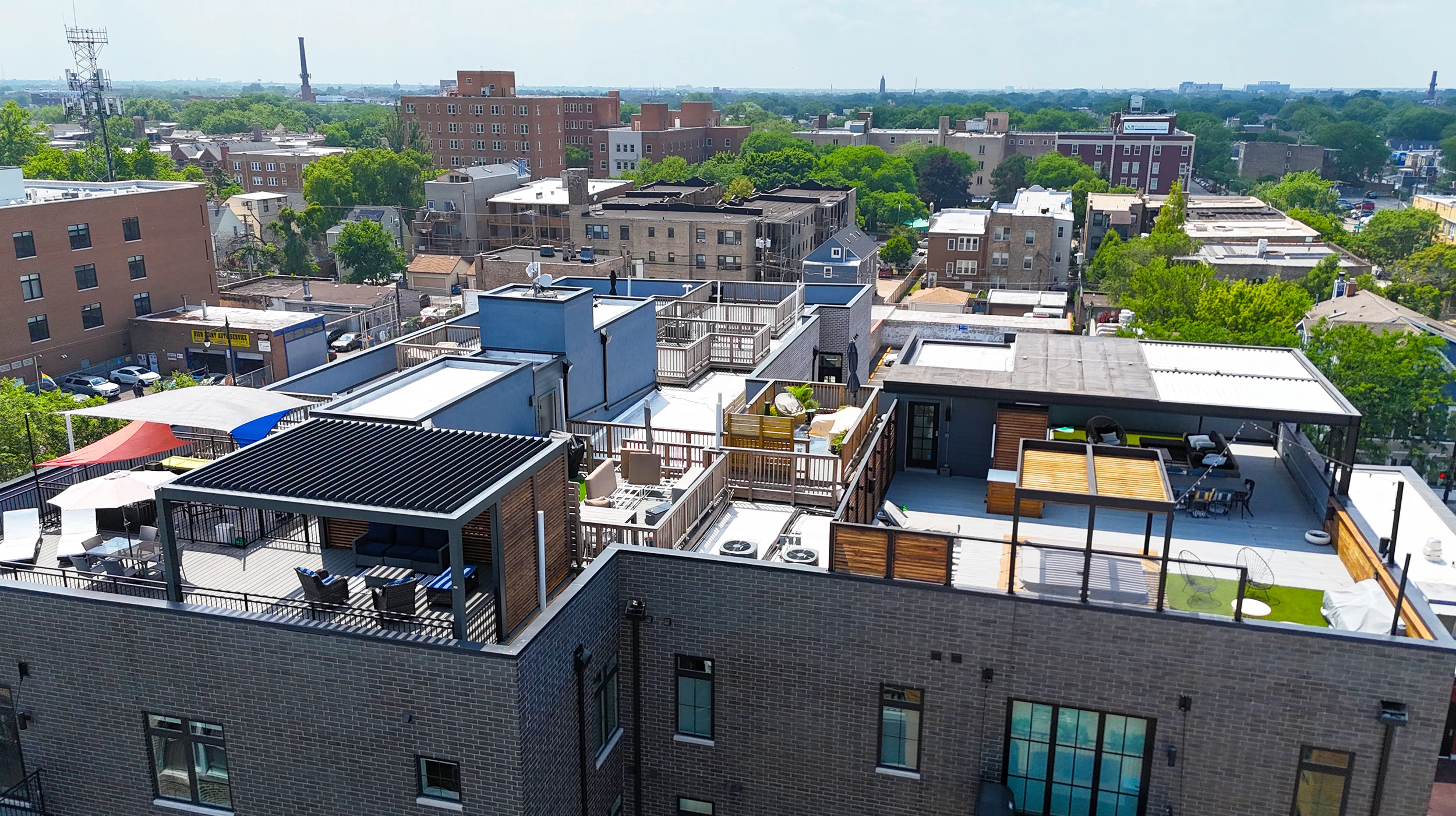 Chicago Roof Deck Projects The Rooftop Collective ▹ Photo 2