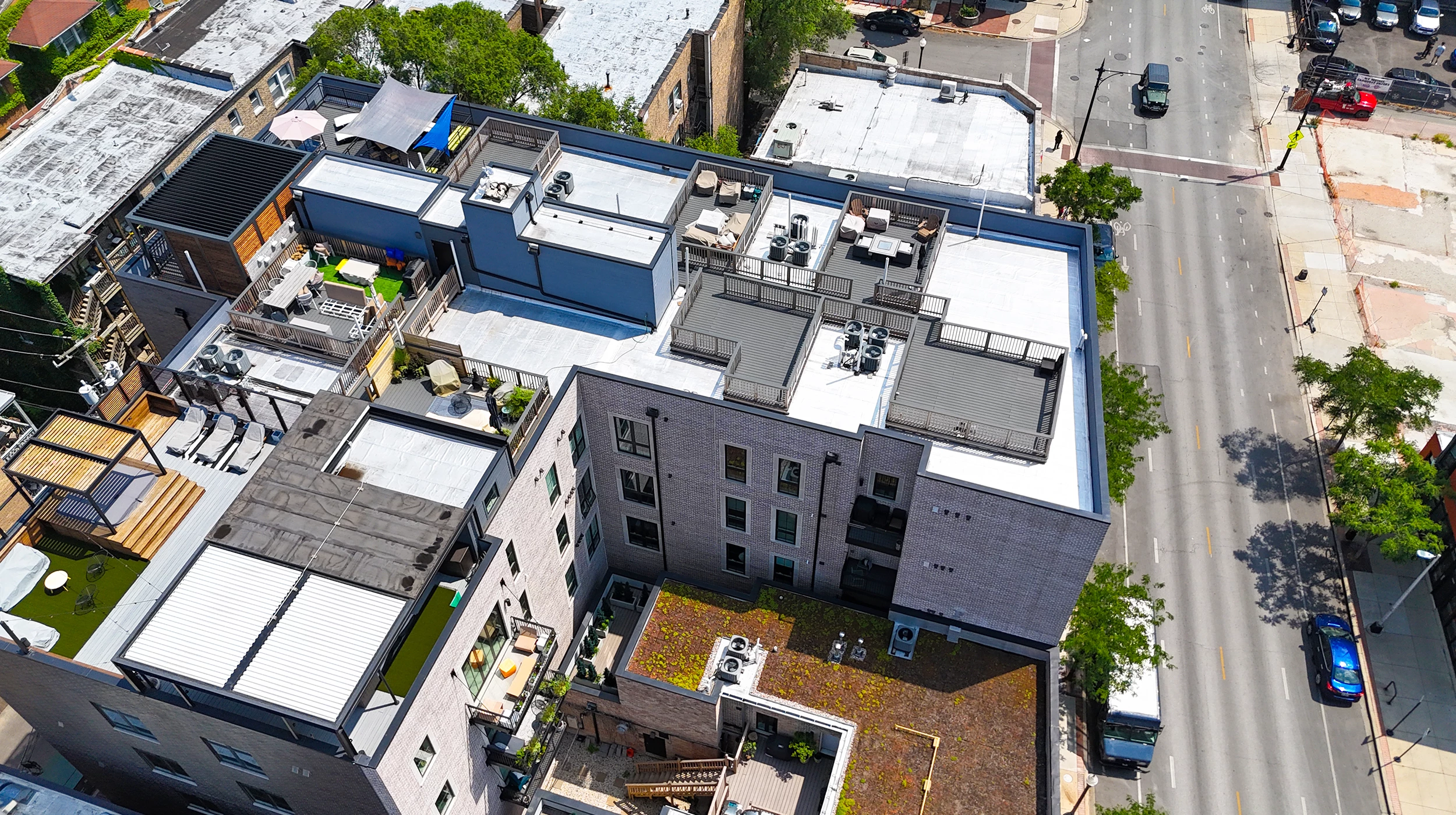 Chicago Roof Deck Projects The Rooftop Collective ▹ Photo 5