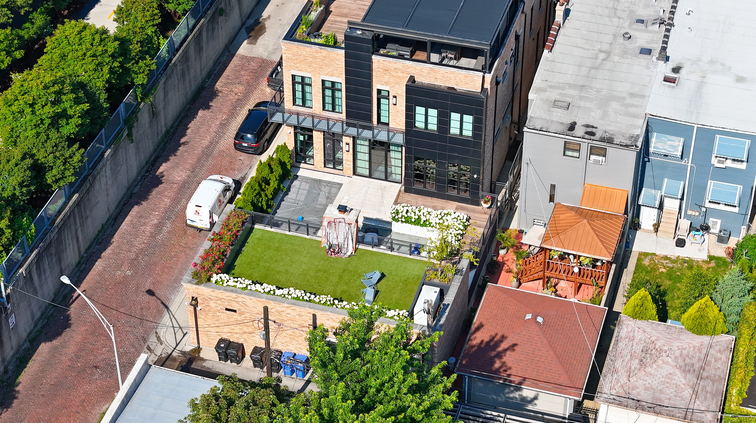 Chicago Roof Deck Outdoor Fireplace Photo 1