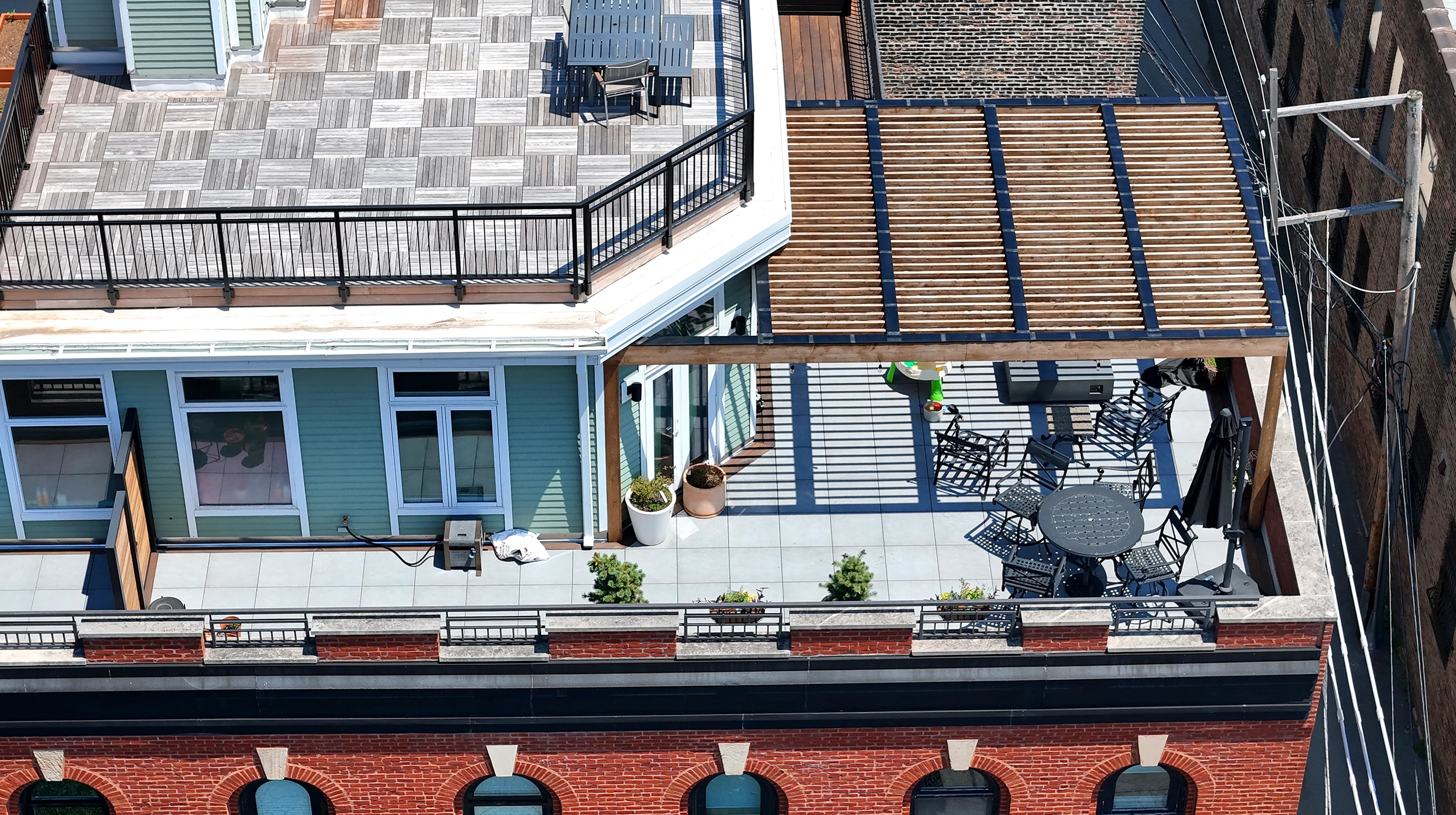 Chicago Roof Deck Projects Pergola Haven in the City ▹ Photo 1