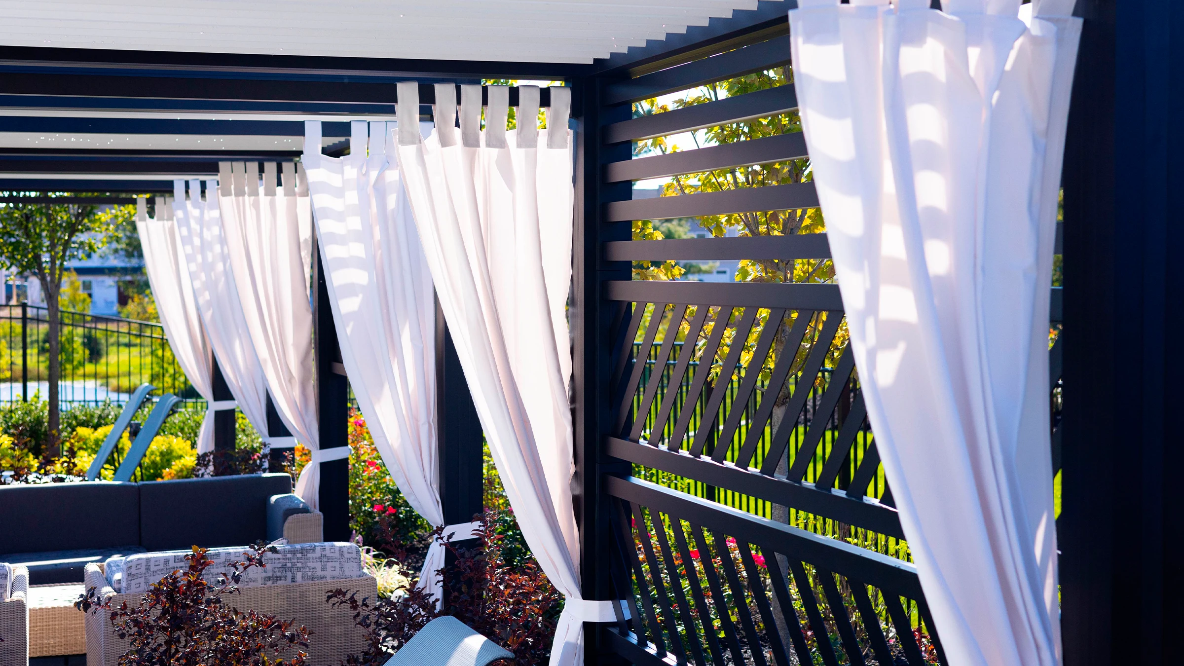 Chicago Roof Deck Pergola Privacy Panels Photo 4